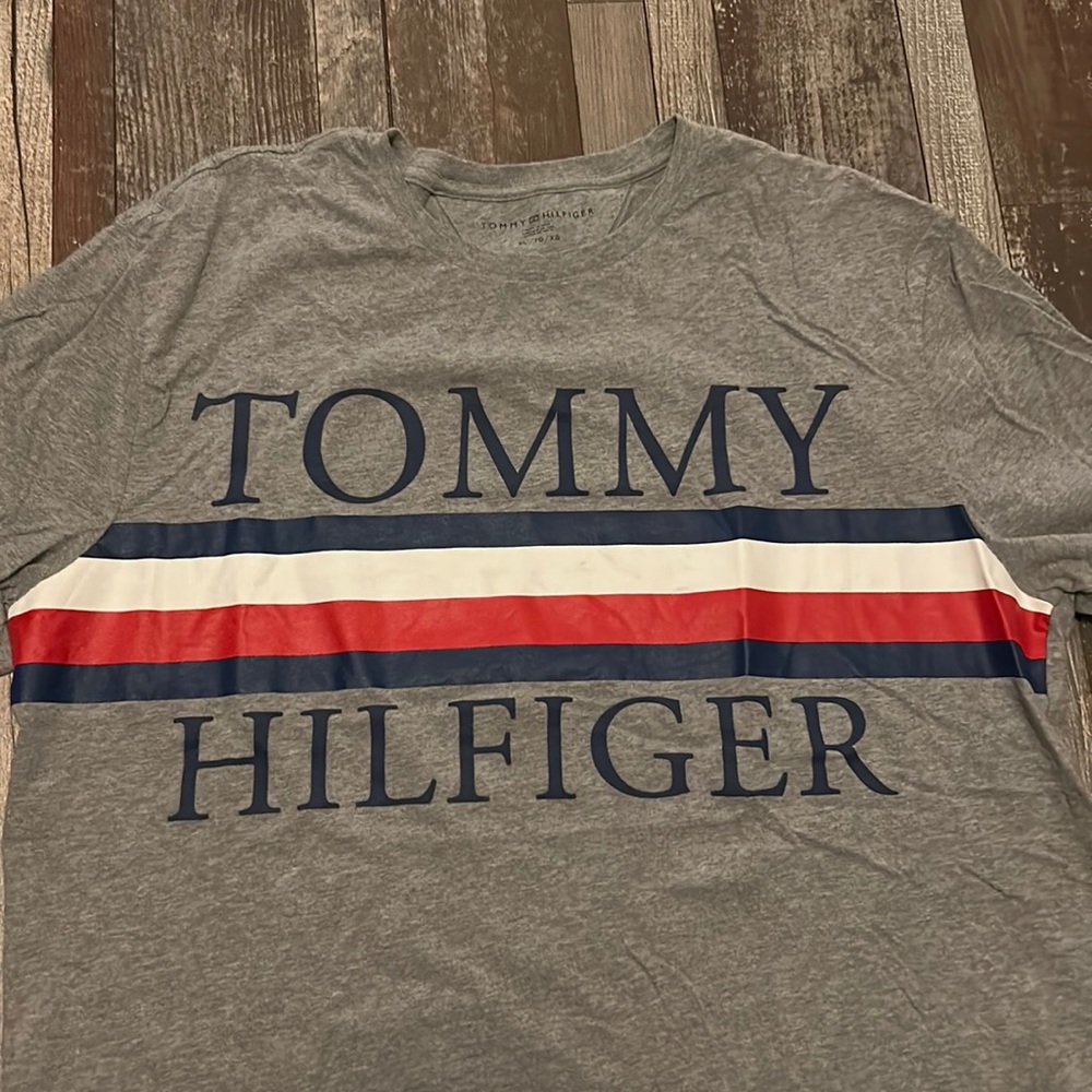 Tommy Hilfiger XL Mens Tee Shirt nwot